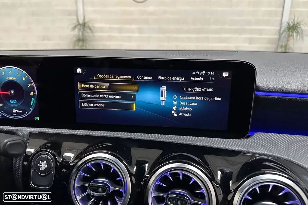 Mercedes-Benz A 250 Limousine e 8G-DCT AMG Line - 23