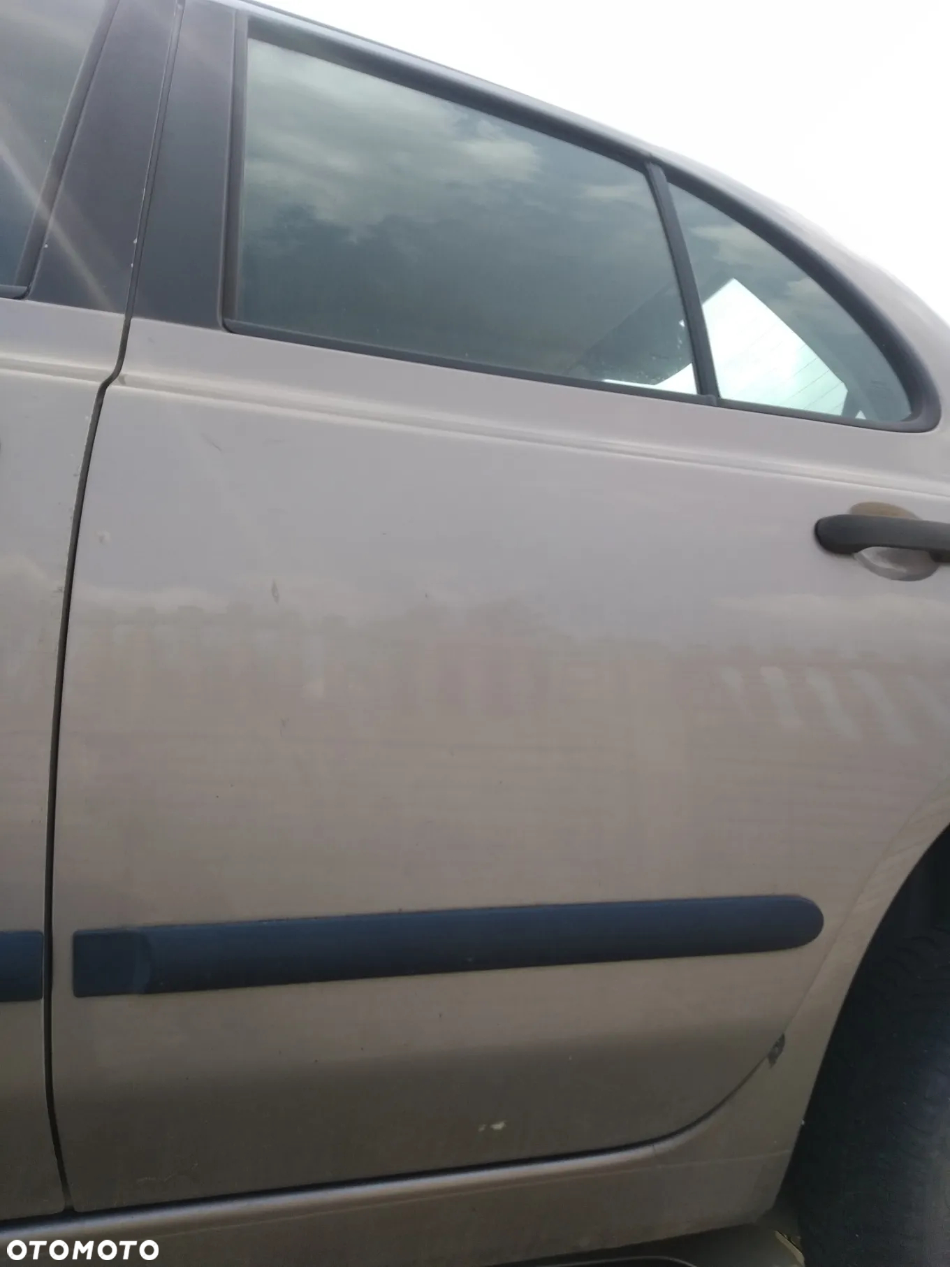 NISSAN MICRA K12 03-07 1.2 16V - BELKA ZAWIESZENIA PRZÓD TRAWERSA - 11