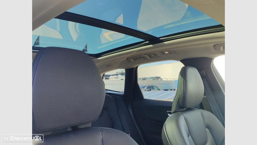 Volvo XC 60 2.0 T6 PHEV Plus Bright AWD - 22