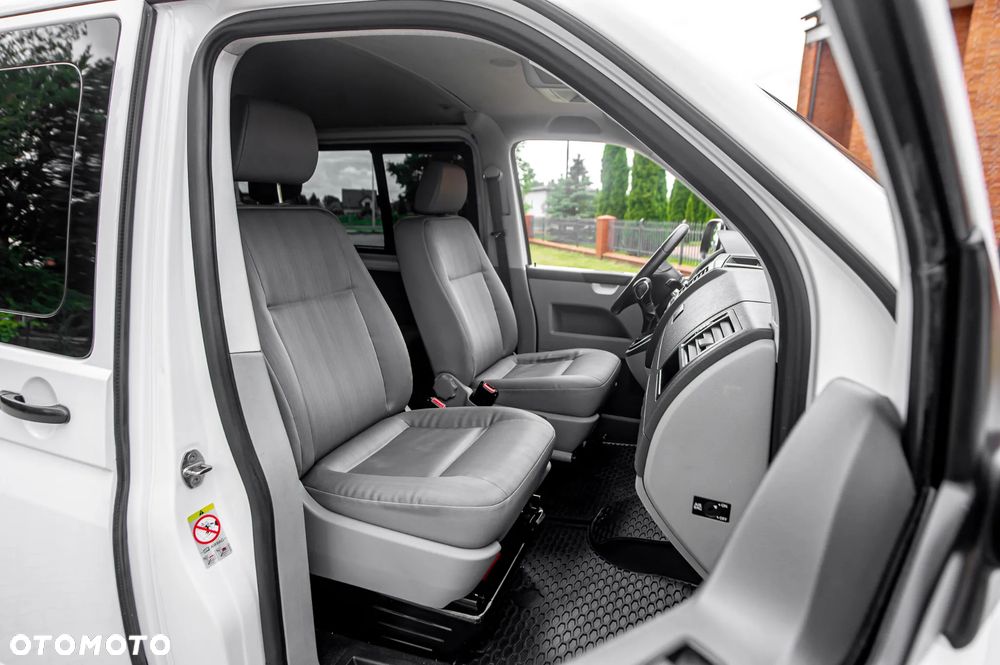 Volkswagen Caravelle - 7