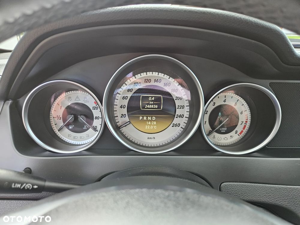 Mercedes-Benz Klasa C 200 (BlueEFFICIENCY) 7G-TRONIC Elegance - 31