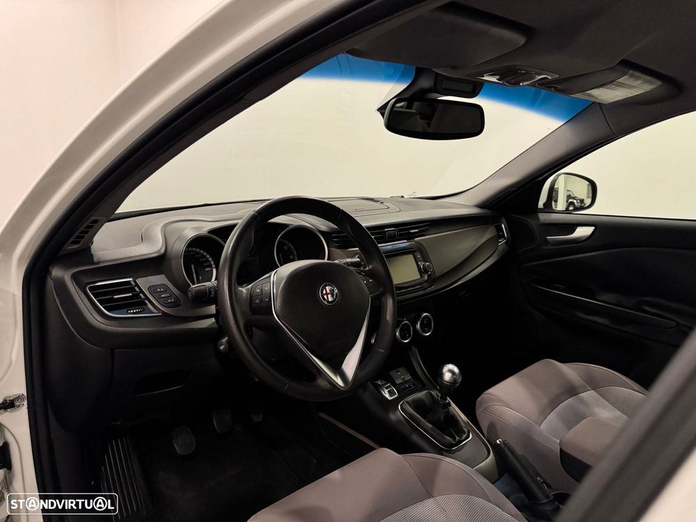 Alfa Romeo Giulietta 1.6 JTDM Distinctive - 6