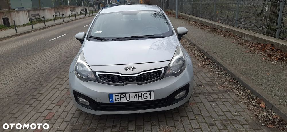 Kia Rio 1.4 L - 8