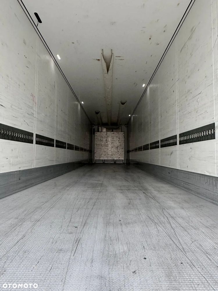 Schmitz Cargobull Chłodnia Thermo king SLXe300 - 9