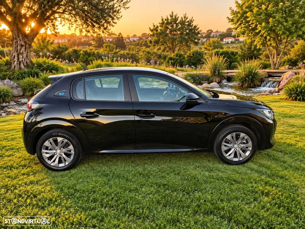 Peugeot e-208 50 kWh Active Pack — fotografia 23