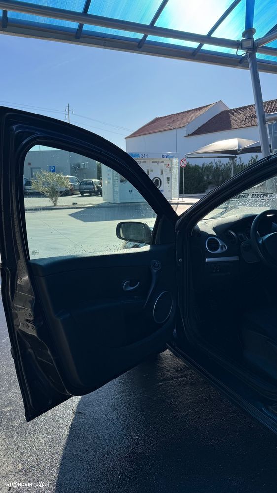 Renault Clio 1.2 16V Confort - 28