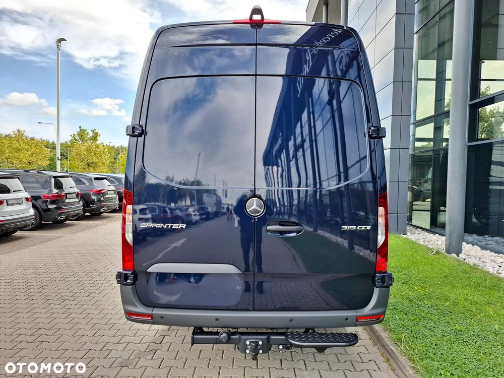 Mercedes-Benz Sprinter 319 CDI Furgon SELECT długi 4325 mm L3H2 - 7