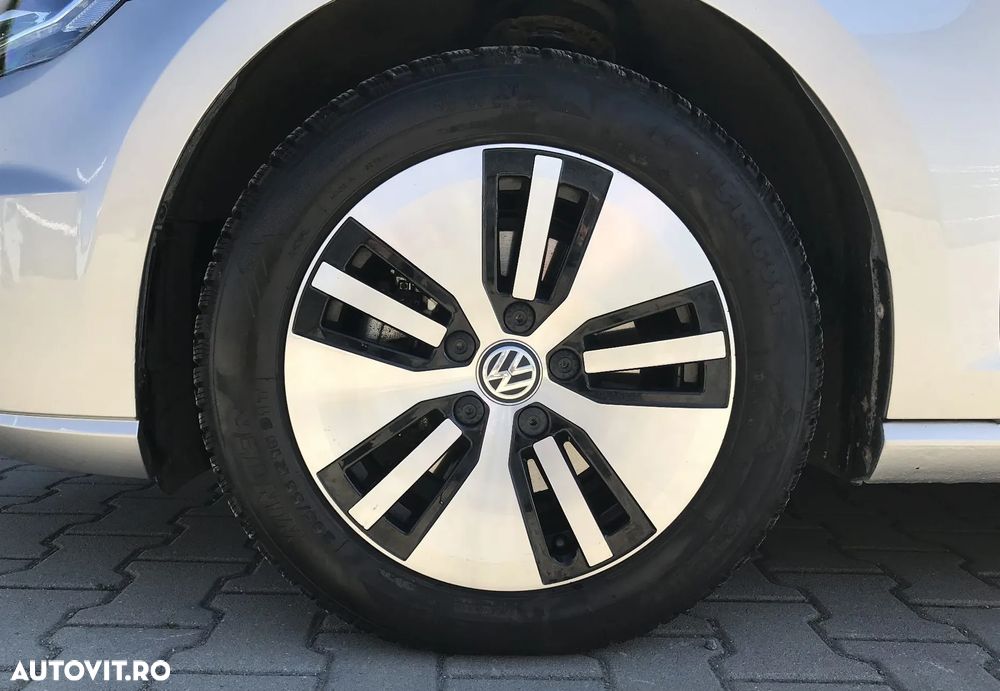 Volkswagen Golf - 41