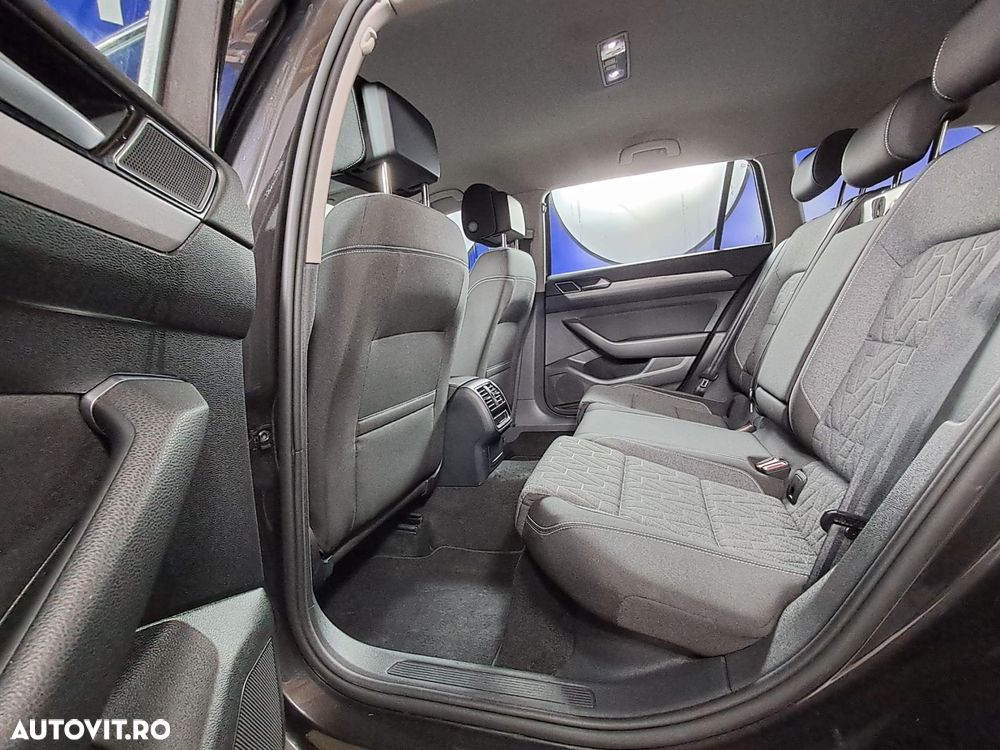 Volkswagen Passat - 26