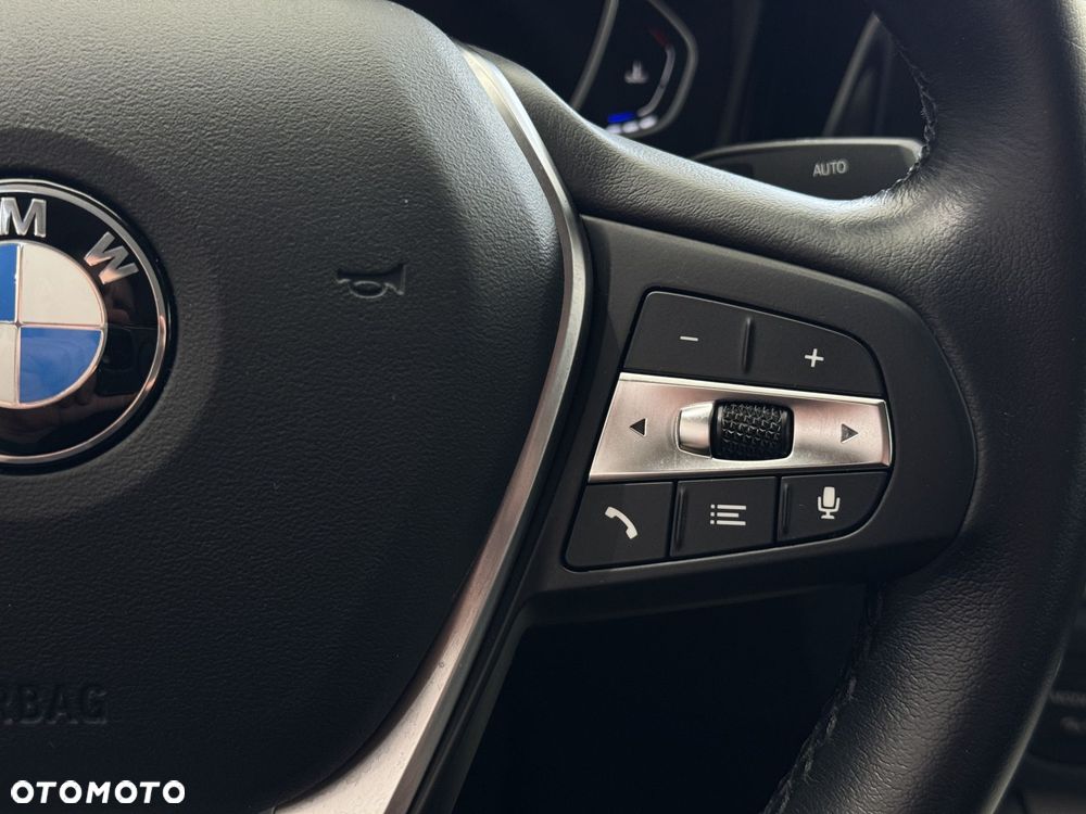 BMW Seria 3 318i Advantage - 23