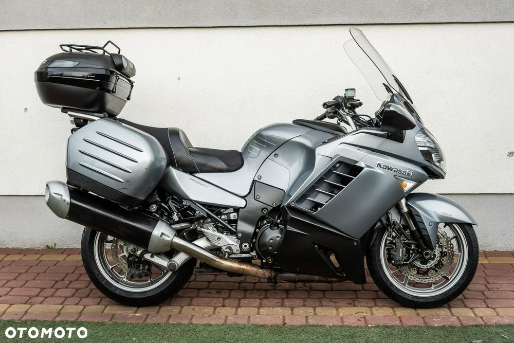Kawasaki GTR - 3