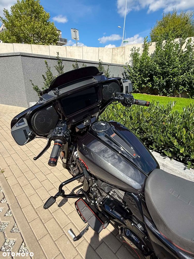 Harley-Davidson CVO Street Glide - 9
