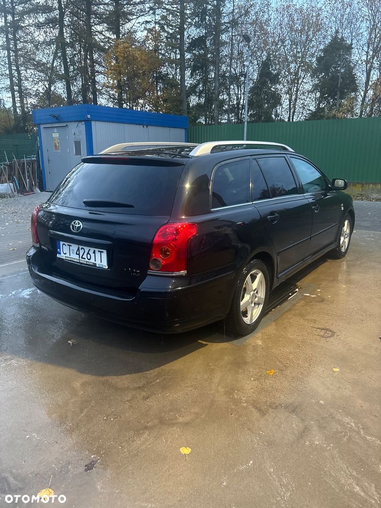 Toyota Avensis 2.2 D-4D Sol - 3
