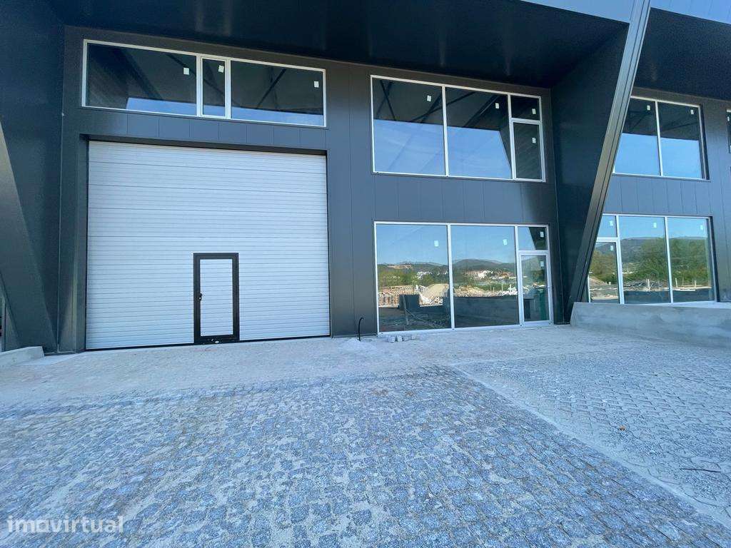 Arrenda-se excelente armazém Industrial em Lousada, junto à A41 - Grande imagem: 3/13