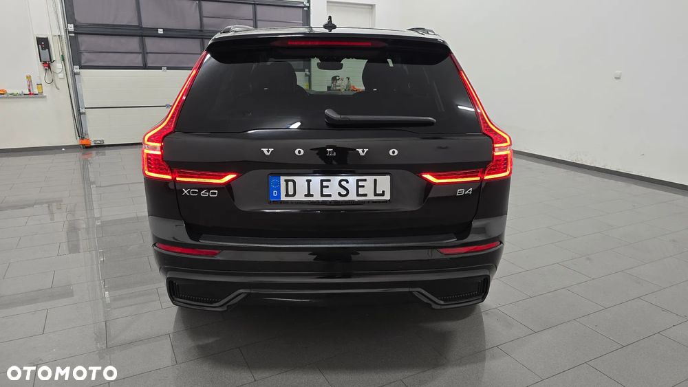 Volvo XC 60 B4 D Plus Dark - 8