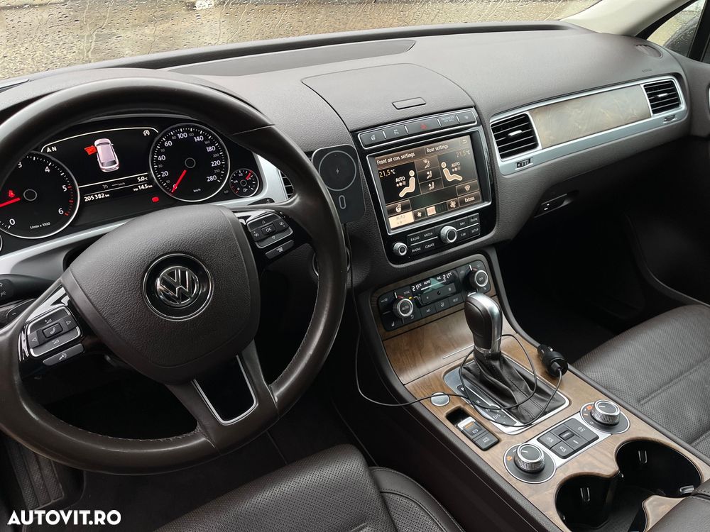Volkswagen Touareg 3.0 V6 TDI BMT - 9