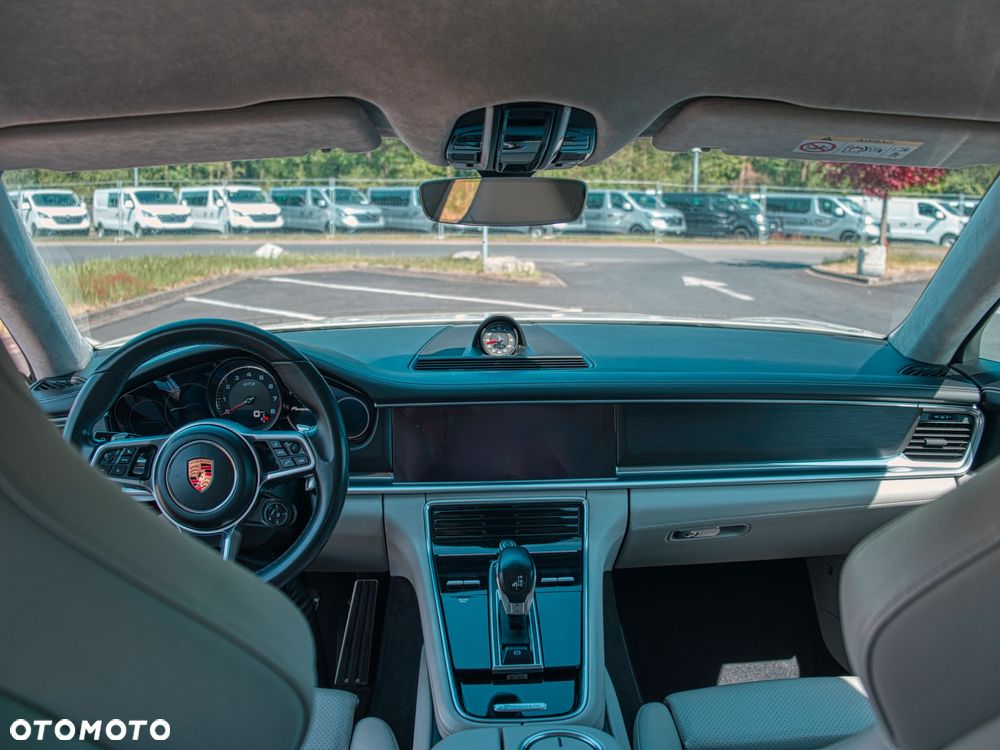 Porsche Panamera - 28