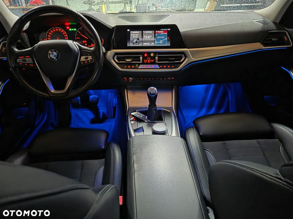 BMW Seria 3 320d Sport Line Shadow - 6