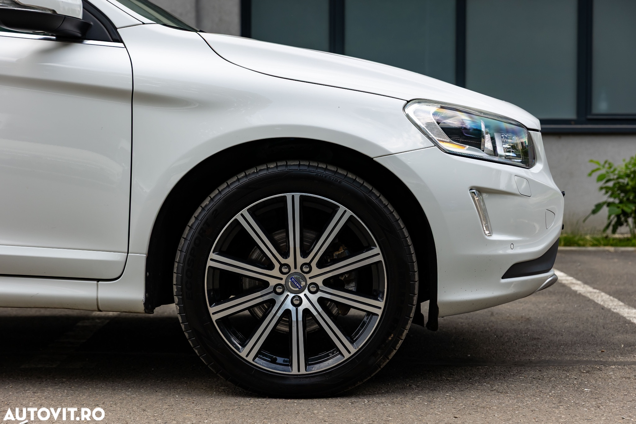 Volvo XC 60 D4 Geartronic Momentum Pro - 24