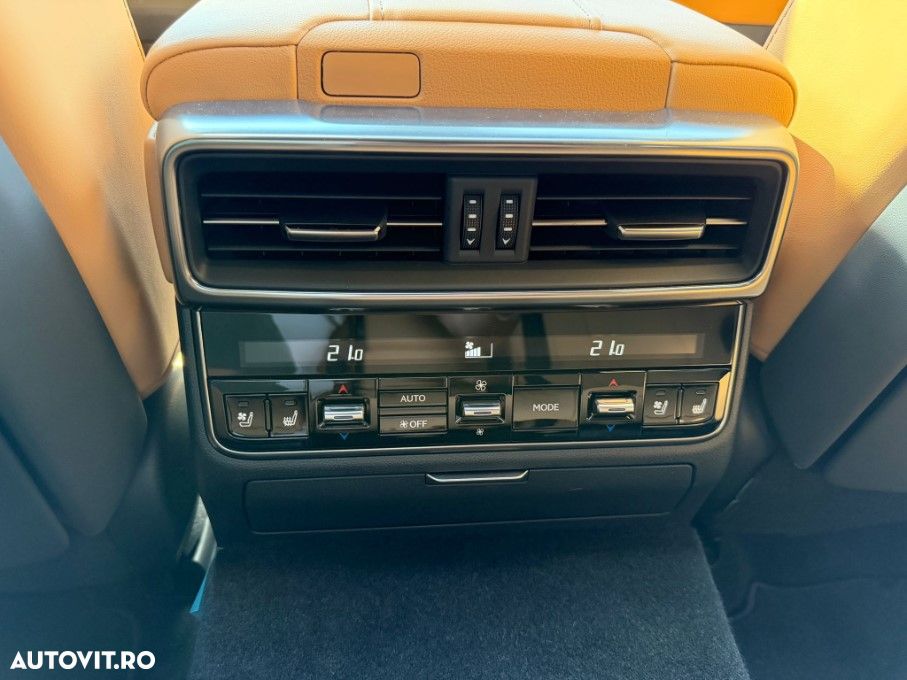 Lexus Seria LX - 11