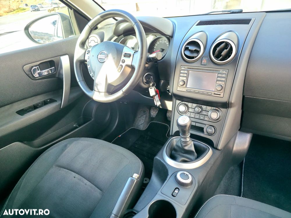 Nissan Qashqai 2.0 dCi DPF 4x4 tekna - 5