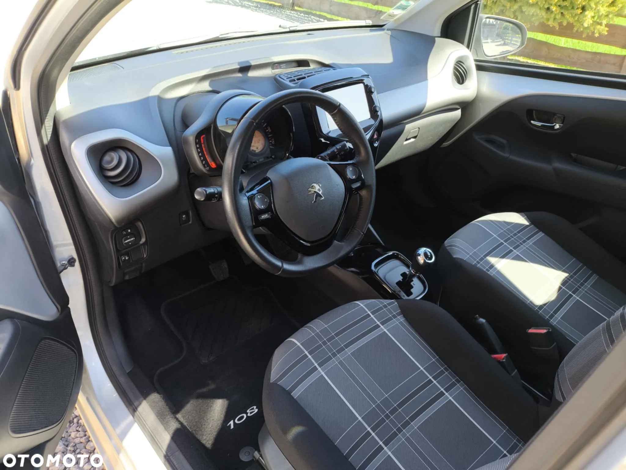 Peugeot 108 VTI 68 ETG5 Top Allure - 21