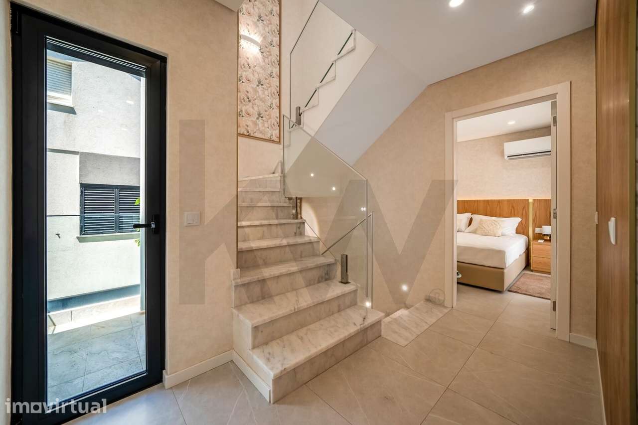 Moradia T3+2 com Elevador, Piscina Aquecida e Totalmente Mobilada - Grande imagem: 2/60