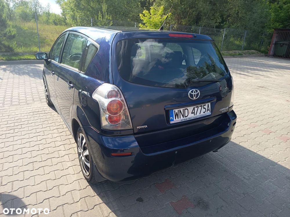 Toyota Corolla Verso - 4