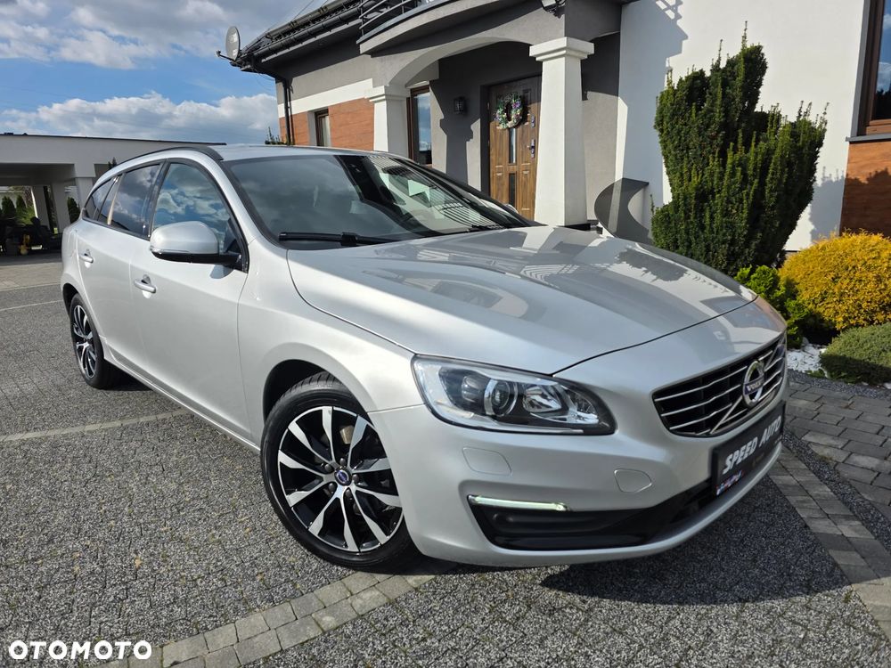 Volvo V60 D3 Geartronic Summum - 4