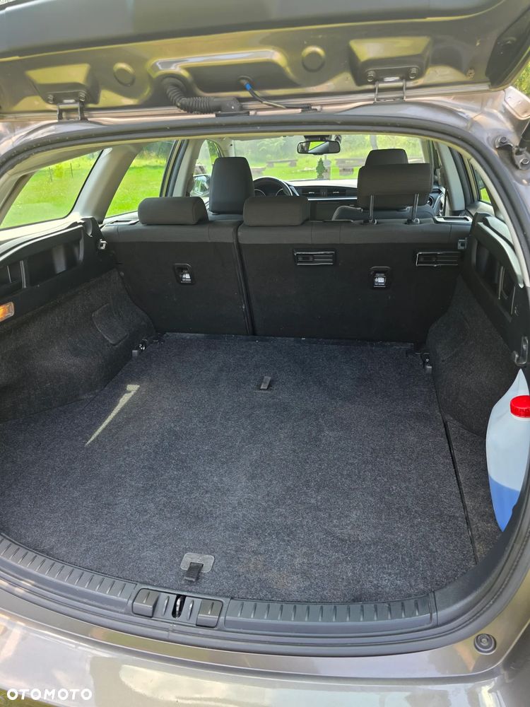 Toyota Auris Hybrid 135 Premium - 8