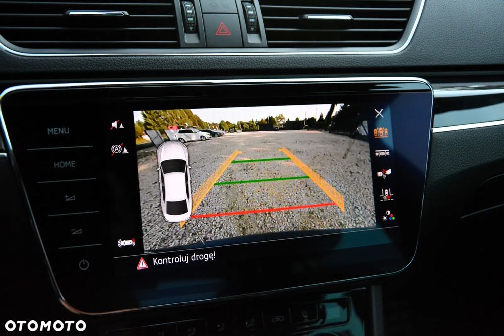 Skoda Superb 2.0 TDI SCR L&K DSG - 33