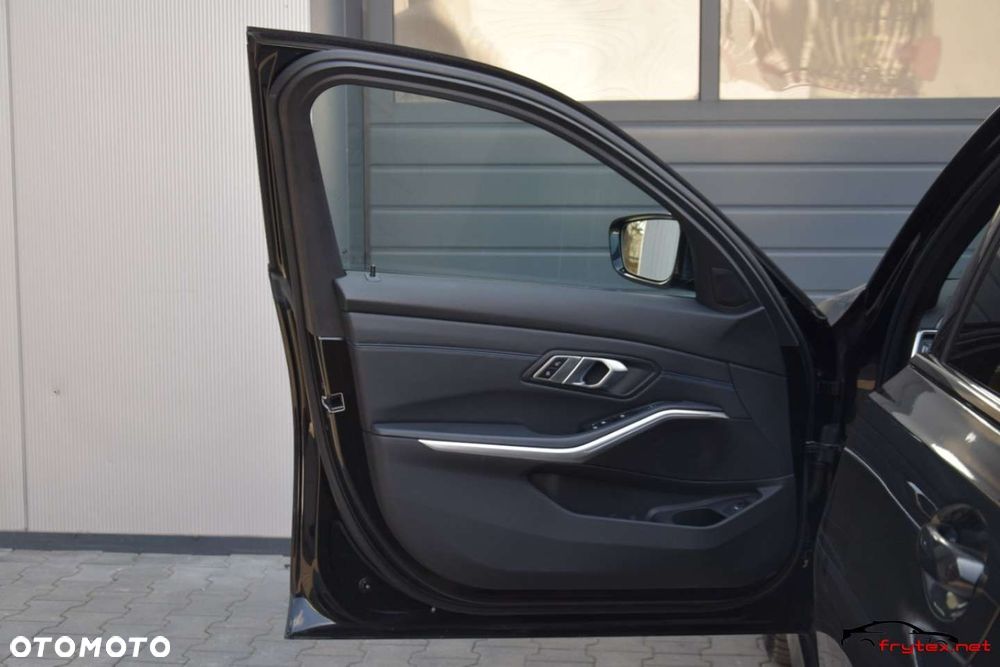 BMW Seria 3 - 16