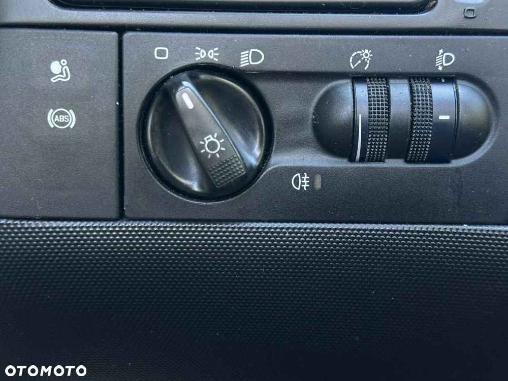 Volkswagen Golf - 27