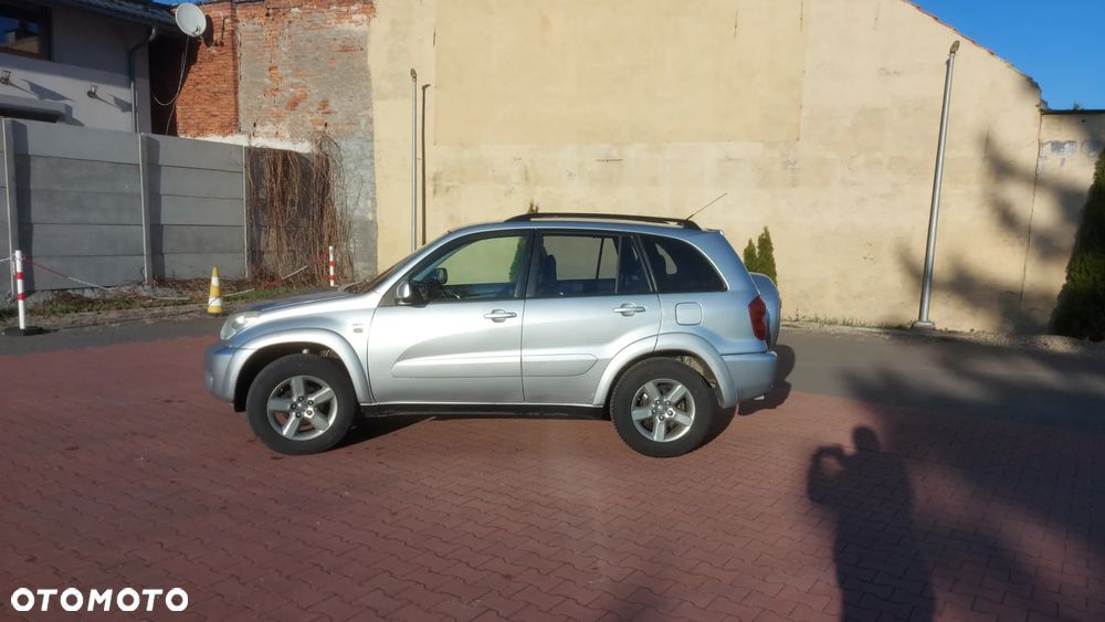 Toyota RAV4 2.0 VVT-i 4x4 - 4