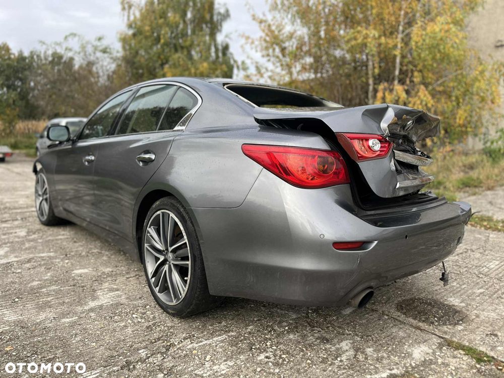Infiniti Q50 Hybrid AWD - 3