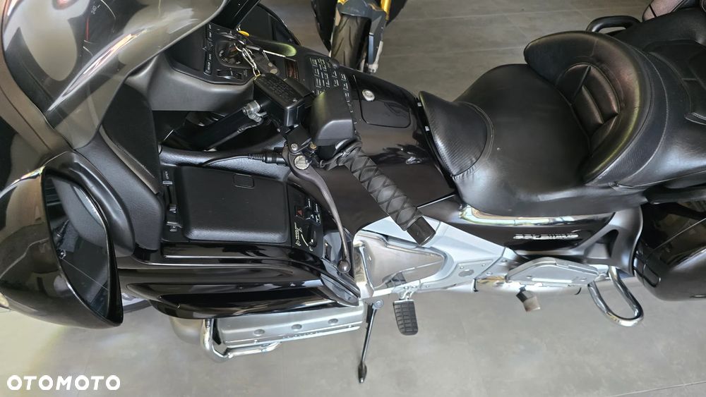 Honda GL - 12