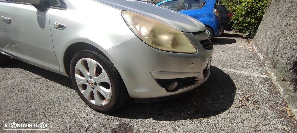 Opel Corsa 1.2 Cosmo - 4