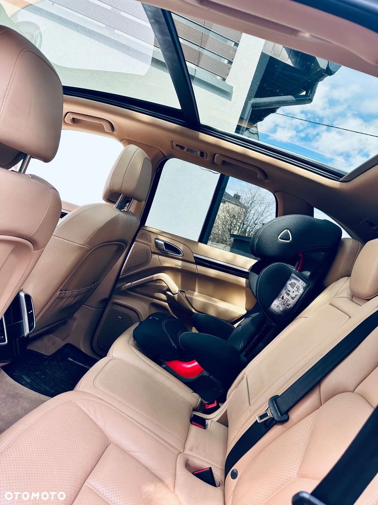 Porsche Cayenne S - 11