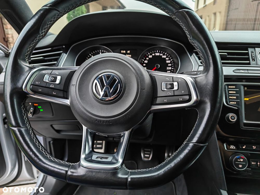 Volkswagen Passat - 24