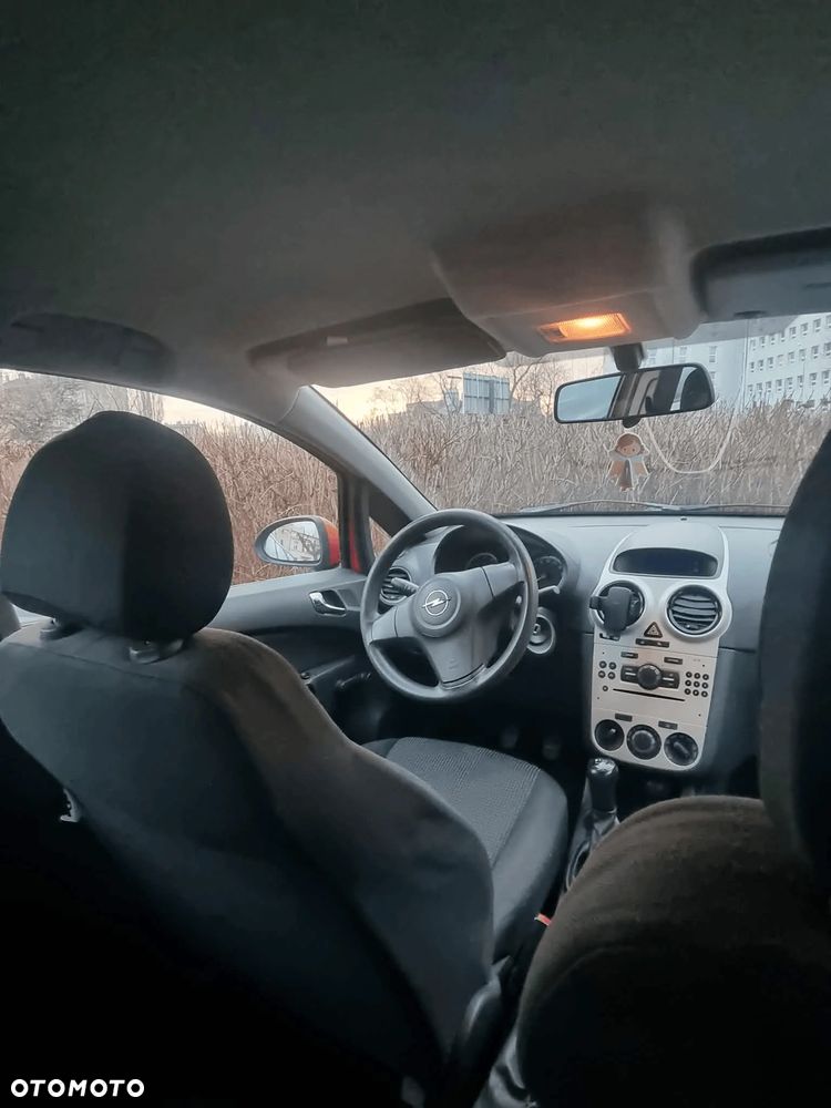 Opel Corsa 1.2 16V Essentia - 12