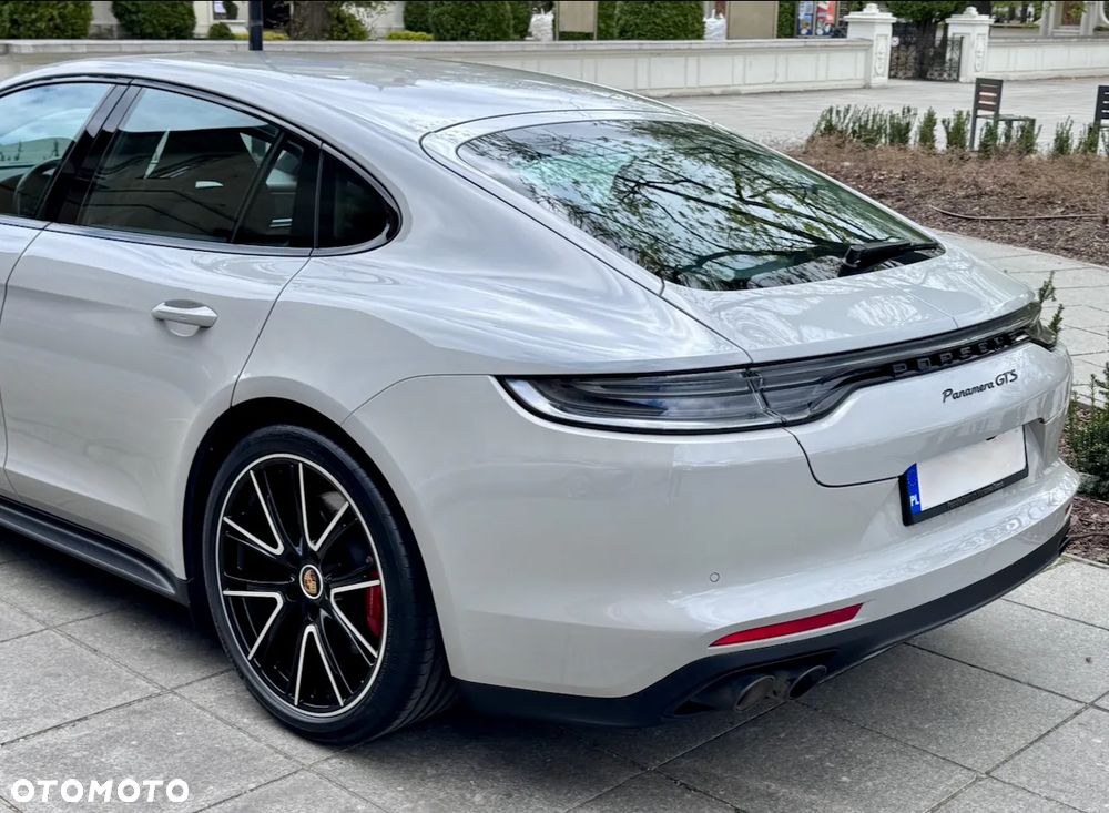 Porsche Panamera - 4