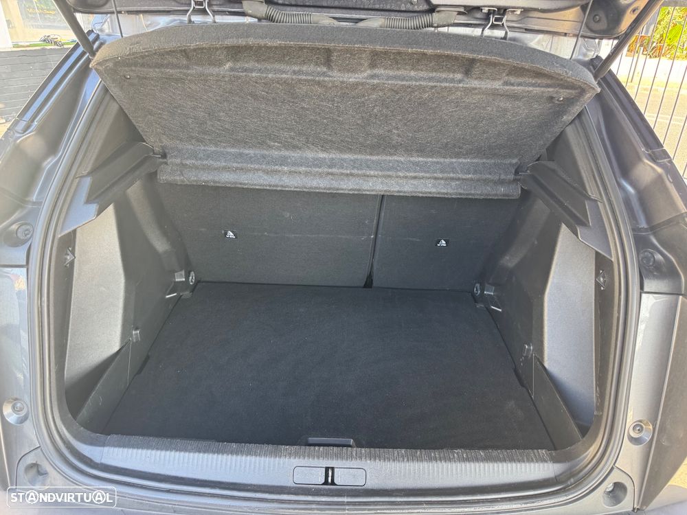 Peugeot 2008 1.2 PureTech Active EAT8 - 9