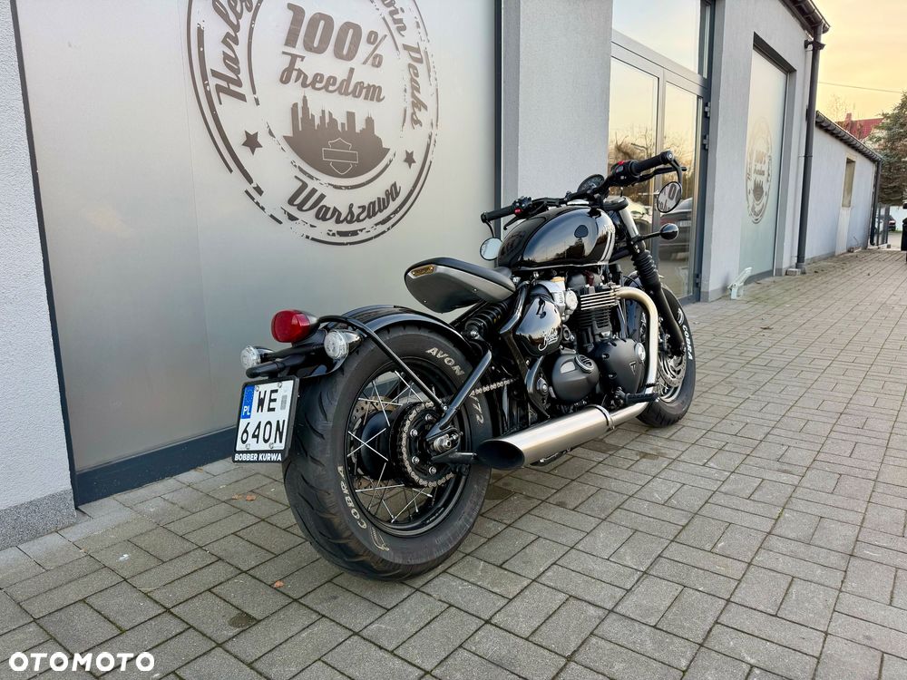 Triumph Bonneville Bobber - 3