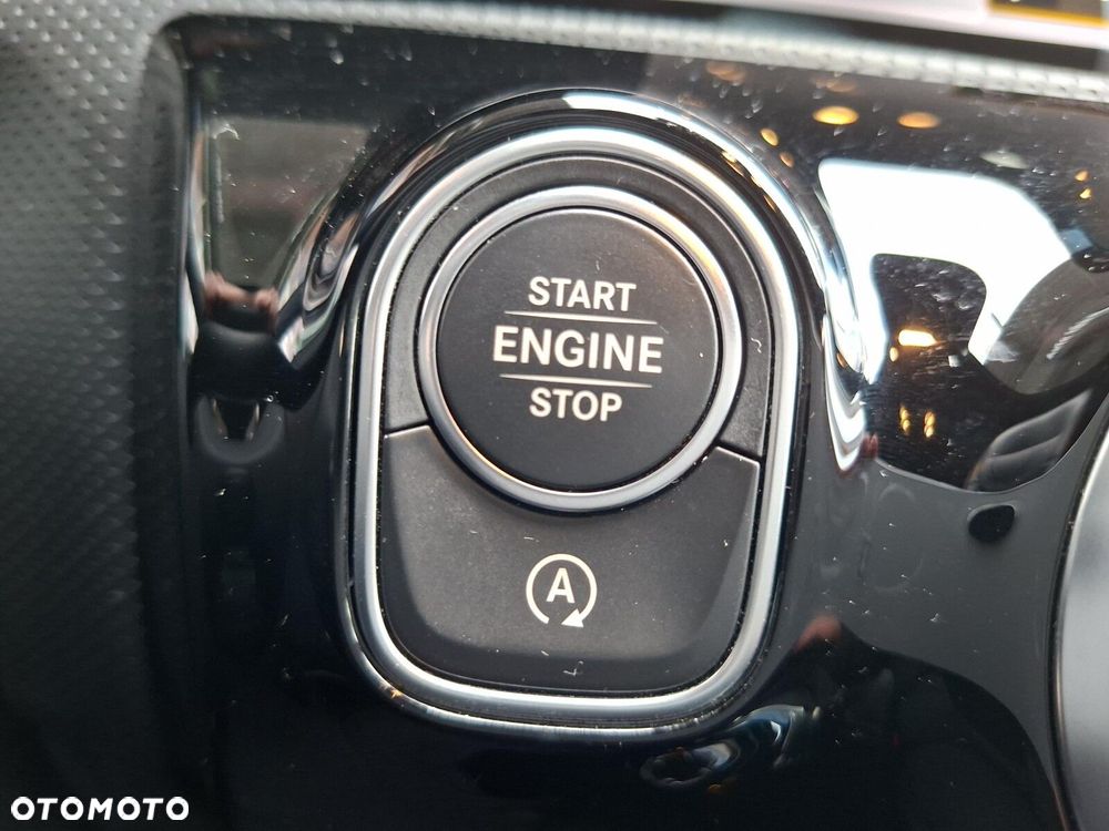 Mercedes-Benz CLA 200 Progressive 7G-DCT - 29