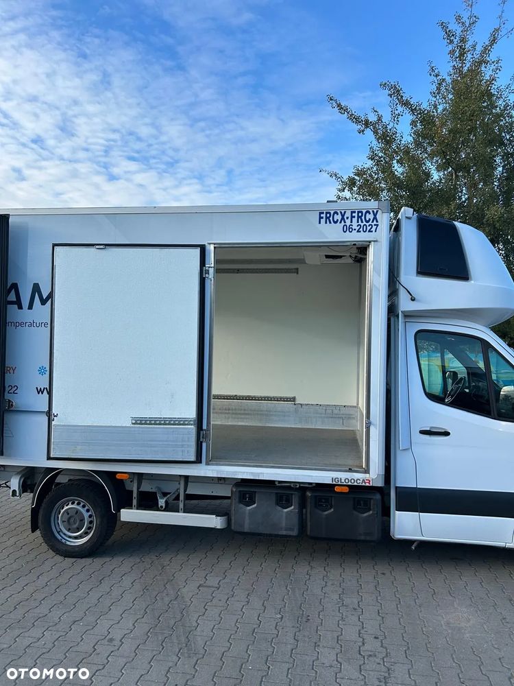 Mercedes-Benz Sprinter - 11