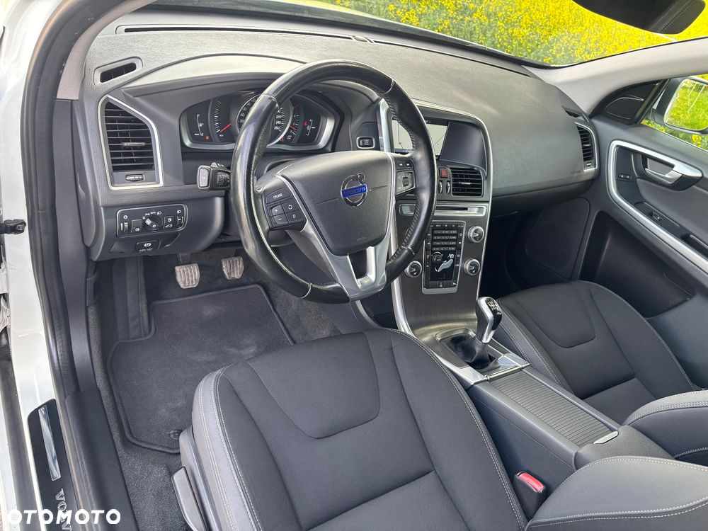 Volvo XC 60 D4 Drive-E Momentum - 18
