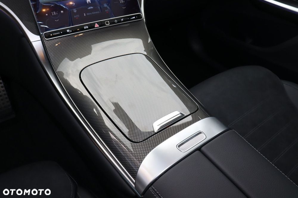 Mercedes-Benz GLC - 13