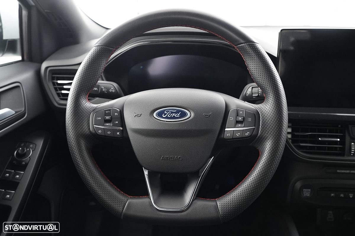 Ford Focus 1.0 EcoBoost MHEV ST-Line X - 13