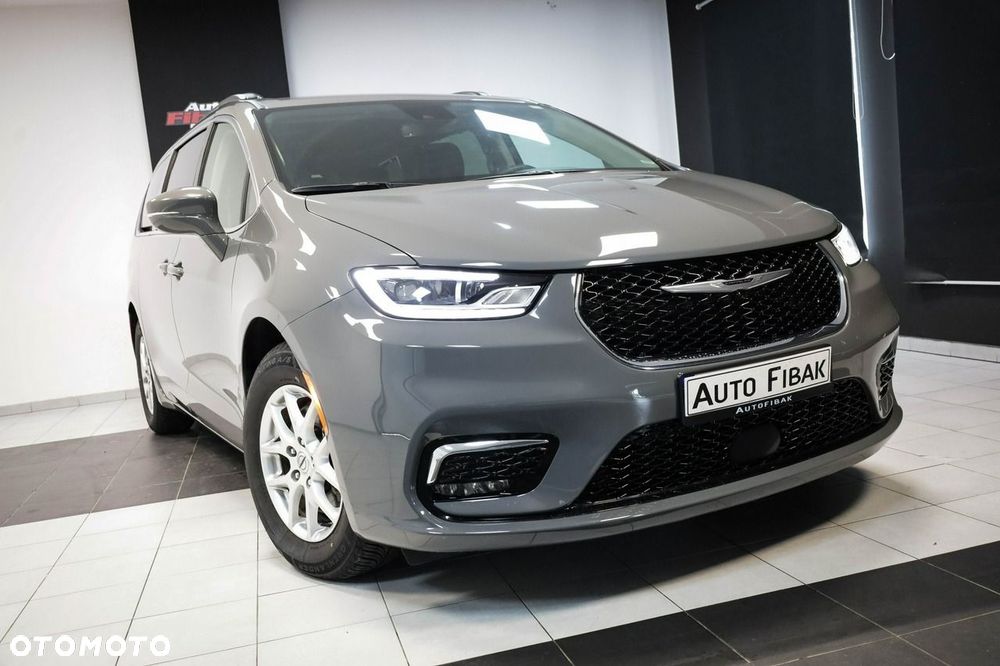 Chrysler Pacifica 2022 photo 2