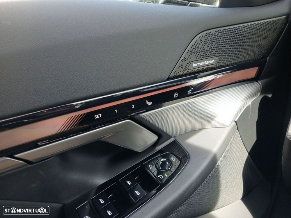 BMW 520 d Pack Desportivo M - 17